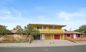 Indigo Bungalow w/AC, Fully Fenced Yard, W/D, Garage, 3 Smart TVs, Speedy Wi-Fi - Image 5
