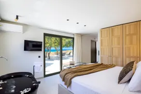 Sunset Beach House, Villa Only 50m from the Beach - Image 3