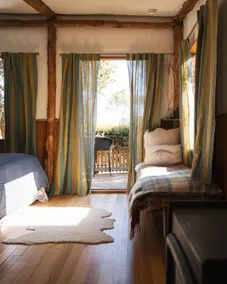 The Shack - coastal stay with outdoor tub - Image 5