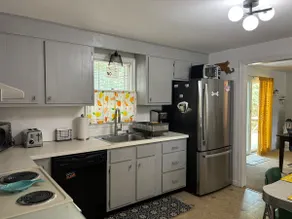 Two bedroom home located off of Davisville - Image 3