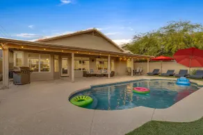 Luxe Phoenix Getaway (heated pool, mountain view) - Image 4
