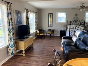 The Gray Mare, 1 bed 1 bath private guest suite - Image 2