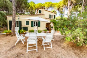 Beautiful villa with large garden near the sea in Santa Margherita di Pula - Image 5