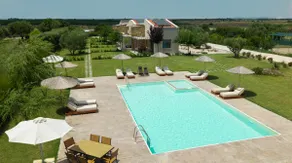 Deluxe Loft Suite By the Flamingo Marsh - Image 2