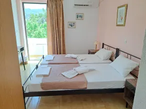 Pension Fotinos 3-bedroom apartment - Image 4