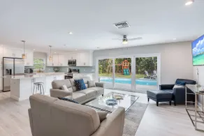 Beachside Private Pool/Yard Kid&Pet Friendly. 3 min from the Beach - Image 2