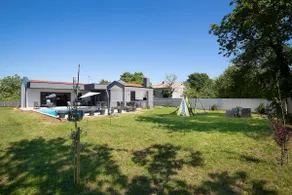 Vila Nora with heated pool - Image 3