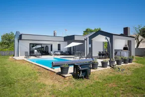 Vila Nora with heated pool - Image 4