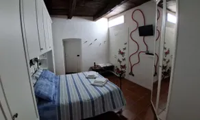 Il Sasso apartment in the historic center - Image 3
