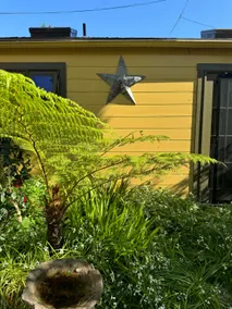 Guerneville~Walk to Russian River~HotTub~Huge Fenced Yard~Dog OK~Villa Mimosa - Image 5