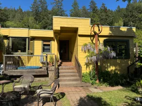 Guerneville~Walk to Russian River~HotTub~Huge Fenced Yard~Dog OK~Villa Mimosa - Image 3