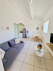 Charmant T2 avec extérieur au cœur du Vaucluse - Image 2