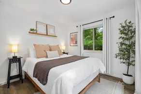 Echo Lake Unit B - Serene & Centrally Located - Image 2