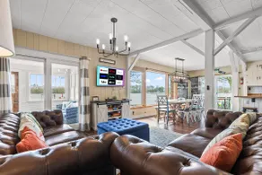 Cozy Lakefront Escape Hot Tub/Fire pit/Game Room - Image 2