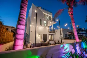 Ocean Bay Views with Private Rooftop Hot Tub - Image 3