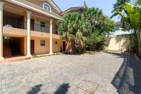 Cozy upscale apartment centrally located in Kingston 6 - Image 2