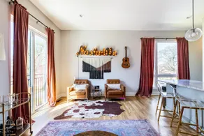 E Nash Vibe Townhouse! 6 Miles-DT Rooftop Patio - Image 2