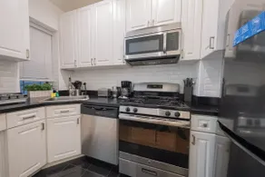 3BR w/dishwasher, WD, elevator near Central Park W - Image 5