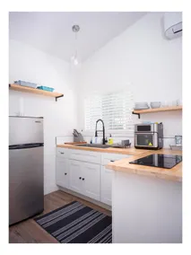 LUX Private Guest House | Full Kitchen & Parking - Image 4