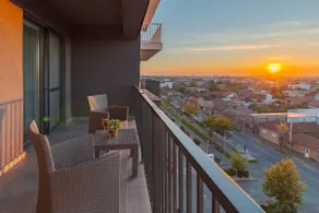 Sunset Flat - Image 4