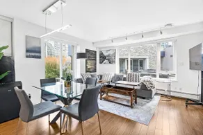 5 BR & 3 BTH Entire 3 Floor Townhome-Rooftop - Image 2