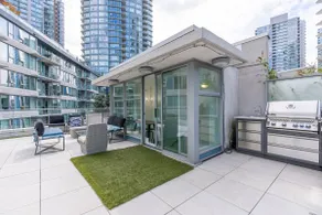 5 BR & 3 BTH Entire 3 Floor Townhome-Rooftop - Image 4