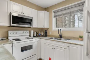 Spacious 3 Beds, Stampede, Saddledome, AC, UG Park - Image 5