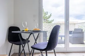 Bright studio • 800 m Centrex & RER • 2 people - Image 2