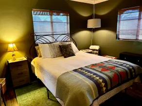 Charming*Updated 3/2 *Uptown *Views *Private +Fido - Image 3