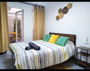 Spacious Flat Near City of Arts - Image 3