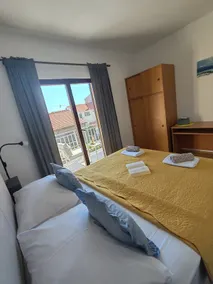 Simple but modern accomodation - Image 3