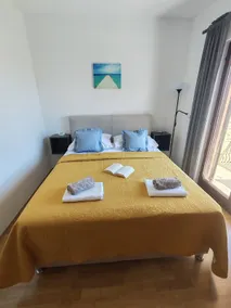 Simple but modern accomodation - Image 5