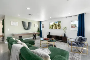 La Vie Contemporaine Old Town | HeatedPool+HotTub! - Image 2