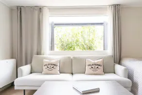 Modern Guesthouse | Private Patio & Close to Beach - Image 2