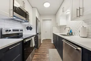Fully renovated Long-Term 2/2 In North Austin! - Image 4