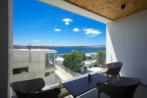 Beachfront apartment in D’Art Villa first floor - Image 3