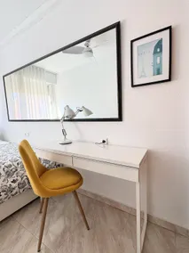 A central and bright apartment on Vara de Rey. - Image 4