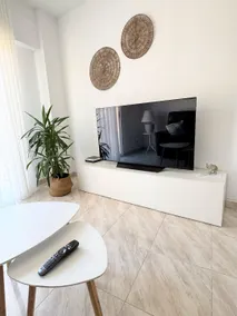 A central and bright apartment on Vara de Rey. - Image 2