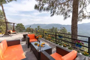 Woodside Meadows Hilltop Jacuzzi Villa at Kasauli - Image 4
