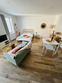 Giraffe Studio | Bohemian | Cozy | Central | Curists - Image 2