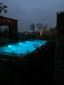 Industrial loft with sauna and pool - Image 3