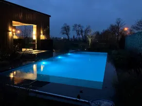 Industrial loft with sauna and pool - Image 5