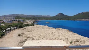 Townhouse on the seafront in Cala Lliteras - Image 3