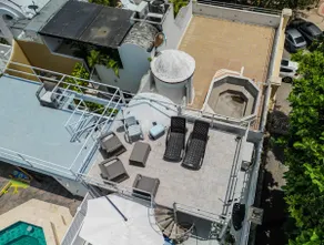 House with an unparalleled location and views in Centro - Image 4