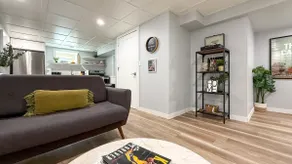 Steps to Wascana Park - modern, 2 bed king suite - Image 2