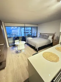 Premium Studio Parque Araucano | King-size bed - Image 3