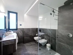 Svaizer Suite with private garden - Image 5