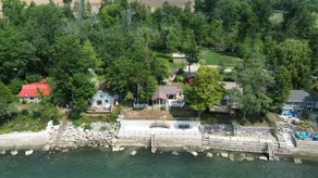 The Knotty Pine - Relaxing Lakefront Cottage - Image 5