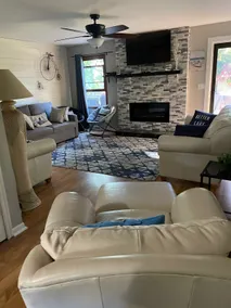 Relaxing  Delavan home across street from lake sleeps 10, 4 bedrm.Dogs welcome! - Image 4