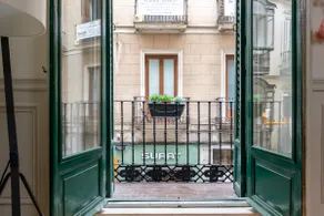 Chueca Gran Vía - 3 Bedrooms / 3 Bathrooms - Image 3